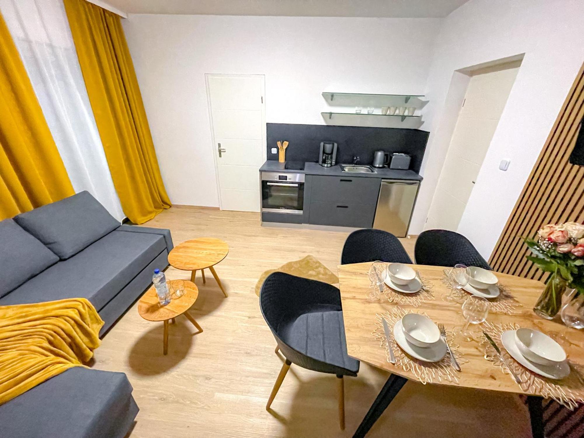Eddy's Apartment *